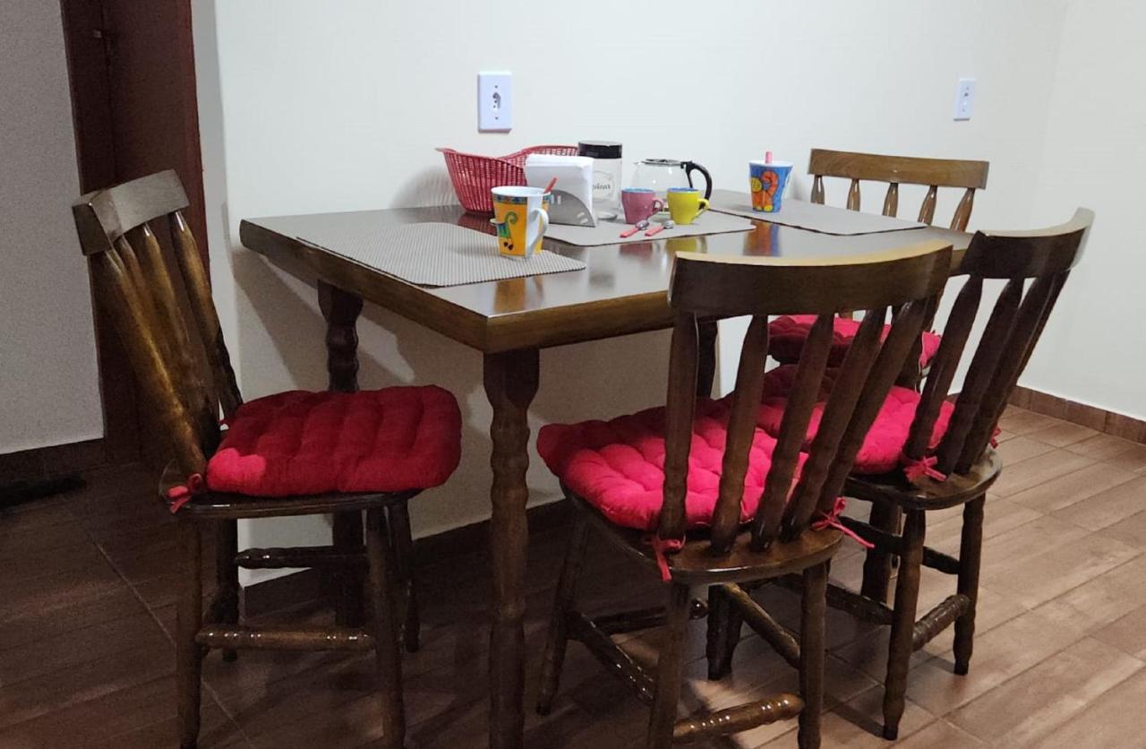 Proximo A Av Das Cataratas - Ar Condicionado - Estacionamento Privado 포스두이구아수 외부 사진