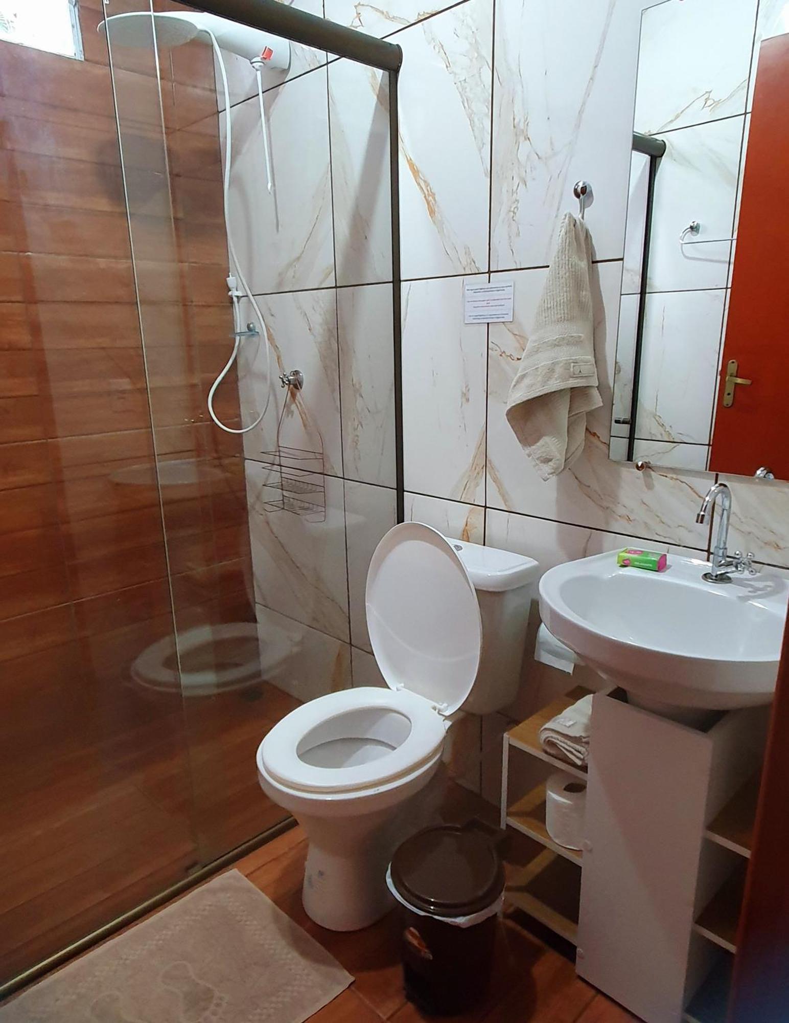 Proximo A Av Das Cataratas - Ar Condicionado - Estacionamento Privado 포스두이구아수 외부 사진